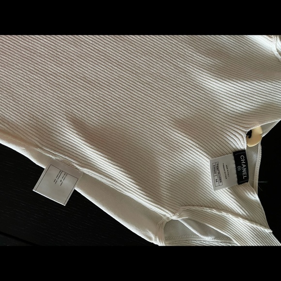 VINTAGE Elegant Chanel WHITE TOP💝HP - Picture 11 of 15